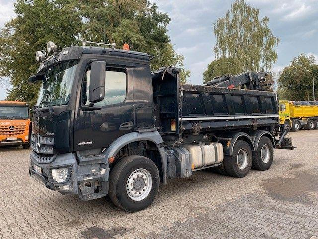 Mercedes-Benz AROCS 2643 - Tippbil, Kranbil: bilde 2 Mercedes-Benz AROCS 2643 - Tippbil, Kranbil: bilde 2