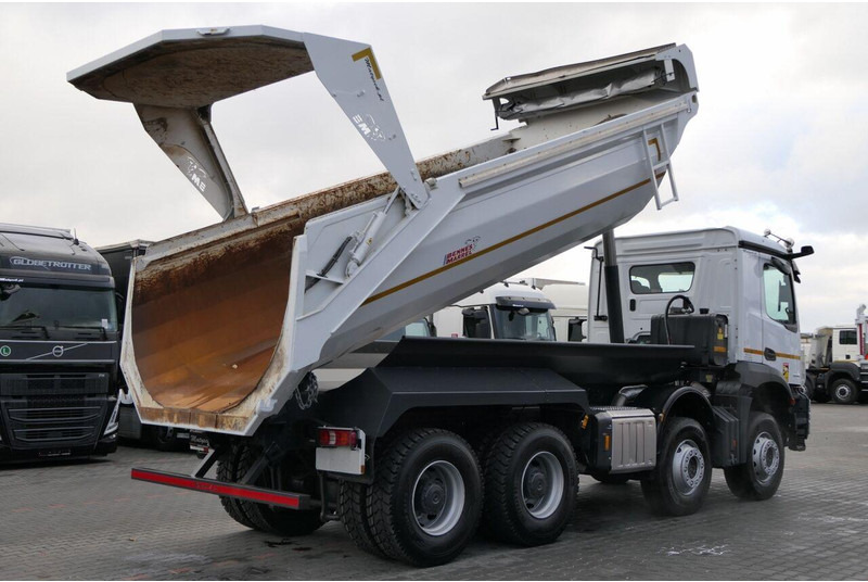 Mercedes-Benz AROCS 3246 / 8x4 / WYWROTKA / TYLNOZSYP / EURO 6 / OPONY 100 % - Tippbil: bilde 5 Mercedes-Benz AROCS 3246 / 8x4 / WYWROTKA / TYLNOZSYP / EURO 6 / OPONY 100 % - Tippbil: bilde 5