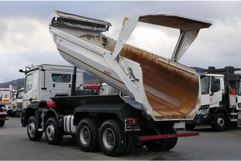 Mercedes-Benz AROCS 3246 / 8x4 / WYWROTKA / TYLNOZSYP / EURO 6 / OPONY 100 % - Tippbil: bilde 3 Mercedes-Benz AROCS 3246 / 8x4 / WYWROTKA / TYLNOZSYP / EURO 6 / OPONY 100 % - Tippbil: bilde 3