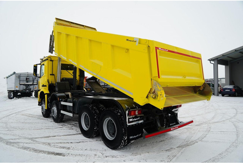 Mercedes-Benz AROCS 4151 / 8X8 / WYWROTKA TYLNOZSYPOWA / HYDROKLAPA / 6 M / AU - Tippbil: bilde 4 Mercedes-Benz AROCS 4151 / 8X8 / WYWROTKA TYLNOZSYPOWA / HYDROKLAPA / 6 M / AU - Tippbil: bilde 4