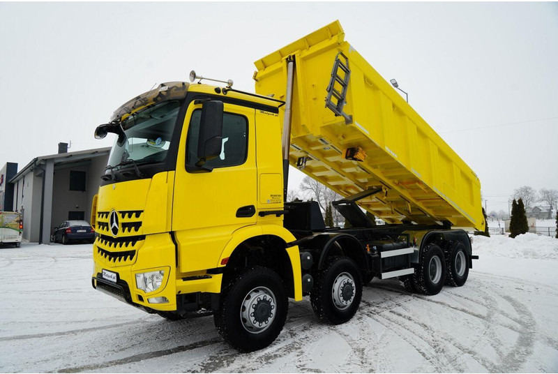 Mercedes-Benz AROCS 4151 / 8X8 / WYWROTKA TYLNOZSYPOWA / HYDROKLAPA / 6 M / AU - Tippbil: bilde 2 Mercedes-Benz AROCS 4151 / 8X8 / WYWROTKA TYLNOZSYPOWA / HYDROKLAPA / 6 M / AU - Tippbil: bilde 2