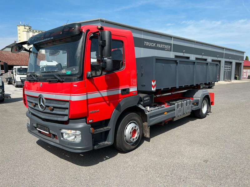 Mercedes-Benz ATEGO 1524, ABROLLKIPPER HIAB 1570MM - Planbil, Kranbil: bilde 1 Mercedes-Benz ATEGO 1524, ABROLLKIPPER HIAB 1570MM - Planbil, Kranbil: bilde 1