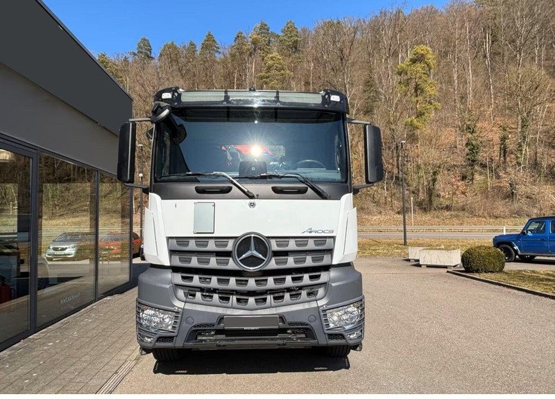 Mercedes-Benz Arocs 1840 - 3 way tipper truck + crane - Tippbil, Kranbil: bilde 5 Mercedes-Benz Arocs 1840 - 3 way tipper truck + crane - Tippbil, Kranbil: bilde 5