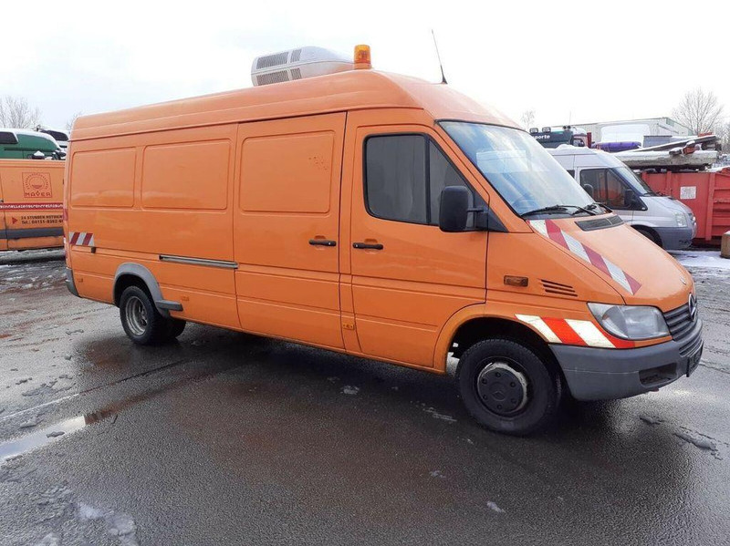 Mercedes-Benz Sprinter 413 - Vakuum lastebil: bilde 3 Mercedes-Benz Sprinter 413 - Vakuum lastebil: bilde 3