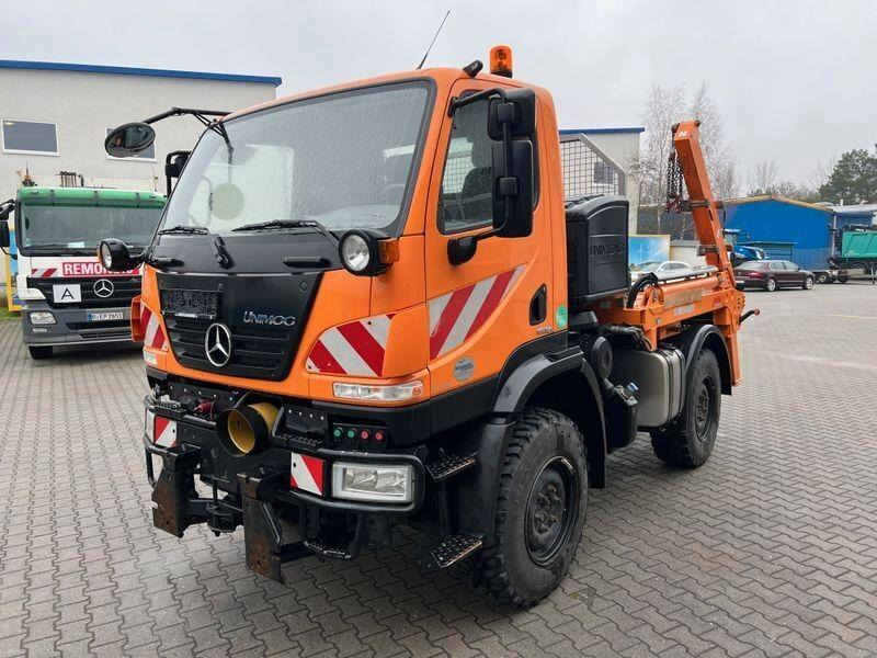 Mercedes-Benz Unimog U 20 4x4 Skip loader - Liftdumper lastebil: bilde 3 Mercedes-Benz Unimog U 20 4x4 Skip loader - Liftdumper lastebil: bilde 3