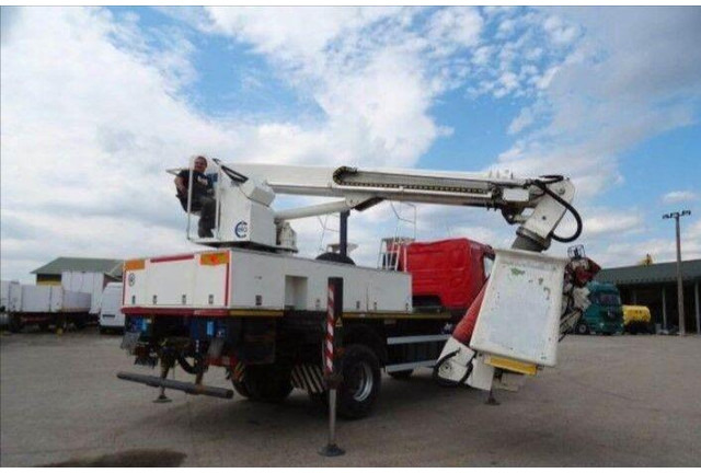 Renault KERAX 410.19 4x4 Emelőkosaras Cela 17m - Billift: bilde 5 Renault KERAX 410.19 4x4 Emelőkosaras Cela 17m - Billift: bilde 5