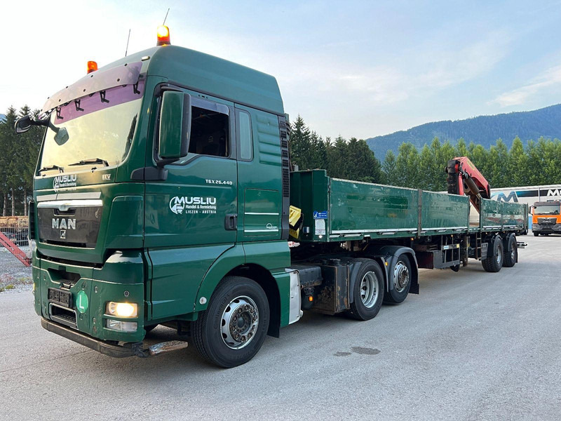 MAN TGX 26.440 6x2 + Flatbed semi trailer + Crane PK26002 - Trekkvogn: bilde 1 MAN TGX 26.440 6x2 + Flatbed semi trailer + Crane PK26002 - Trekkvogn: bilde 1