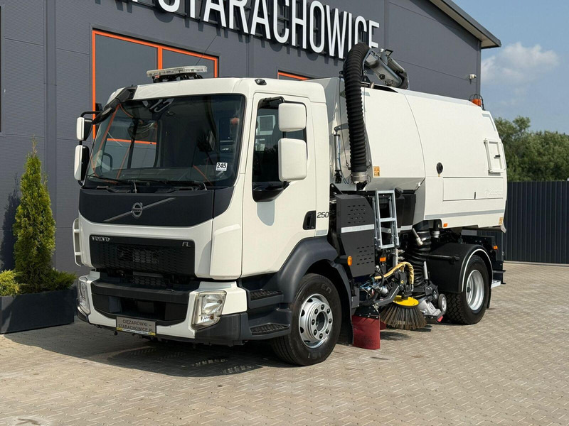 Volvo VOLVO FL 15.250 Euro 6 // zamiatarka dwustronna JOHNSTON VT652 - Feiebil: bilde 1 Volvo VOLVO FL 15.250 Euro 6 // zamiatarka dwustronna JOHNSTON VT652 - Feiebil: bilde 1
