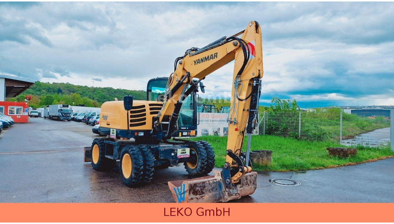 Yanmar B 95W Mit Drei Löffeln und Ein Hammer - Hjulgraver: bilde 1 Yanmar B 95W Mit Drei Löffeln und Ein Hammer - Hjulgraver: bilde 1