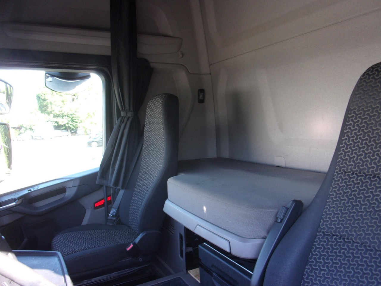 SCANIA R 450 A4x2NA - Trekkvogn: bilde 2 SCANIA R 450 A4x2NA - Trekkvogn: bilde 2