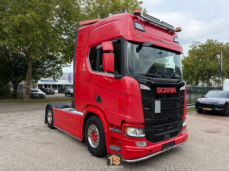 Scania R650 V8 - SHOW TRUCK - EURO 6 D - FULL AIR - RETARDER - GERMAN TRUCK - HYDRAULIC - TOP TOP TOP!! - Trekkvogn: bilde 5 Scania R650 V8 - SHOW TRUCK - EURO 6 D - FULL AIR - RETARDER - GERMAN TRUCK - HYDRAULIC - TOP TOP TOP!! - Trekkvogn: bilde 5