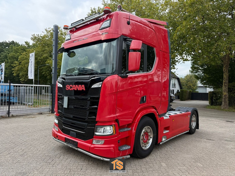 Scania R650 V8 - SHOW TRUCK - EURO 6 D - FULL AIR - RETARDER - GERMAN TRUCK - HYDRAULIC - TOP TOP TOP!! - Trekkvogn: bilde 1 Scania R650 V8 - SHOW TRUCK - EURO 6 D - FULL AIR - RETARDER - GERMAN TRUCK - HYDRAULIC - TOP TOP TOP!! - Trekkvogn: bilde 1