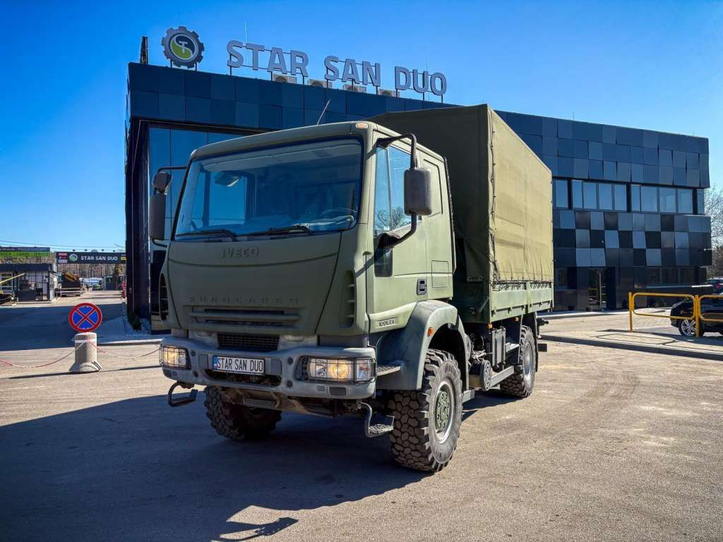 Iveco EUROCARGO 4x4 Offroad Camper Winde - Kapellbil: bilde 1 Iveco EUROCARGO 4x4 Offroad Camper Winde - Kapellbil: bilde 1