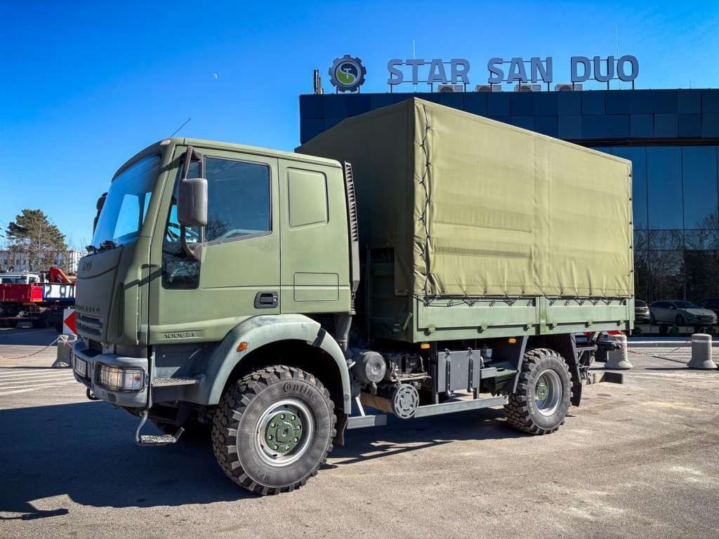 Iveco EUROCARGO 4x4 Offroad Camper Winde - Kapellbil: bilde 3 Iveco EUROCARGO 4x4 Offroad Camper Winde - Kapellbil: bilde 3