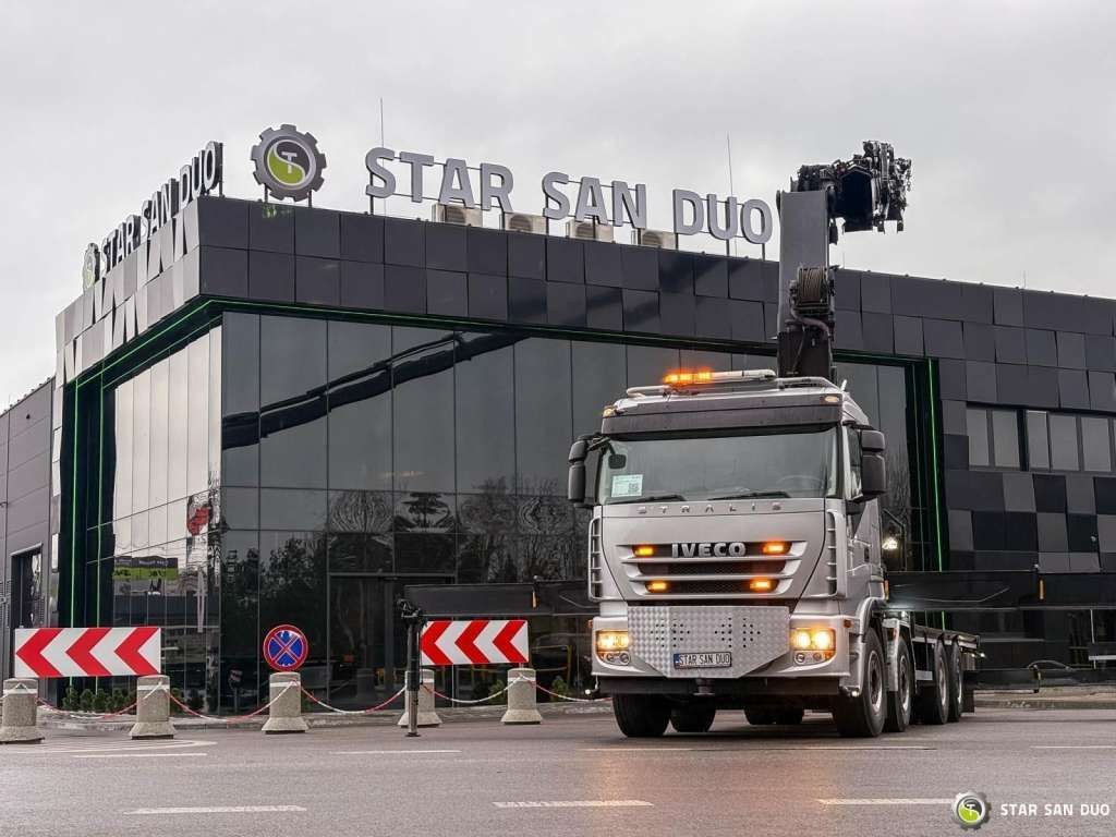 Iveco STRALIS AS320S50Y 8x2 HMF 8520-0K6 FLY JIB Winc - Kranbil: bilde 4 Iveco STRALIS AS320S50Y 8x2 HMF 8520-0K6 FLY JIB Winc - Kranbil: bilde 4