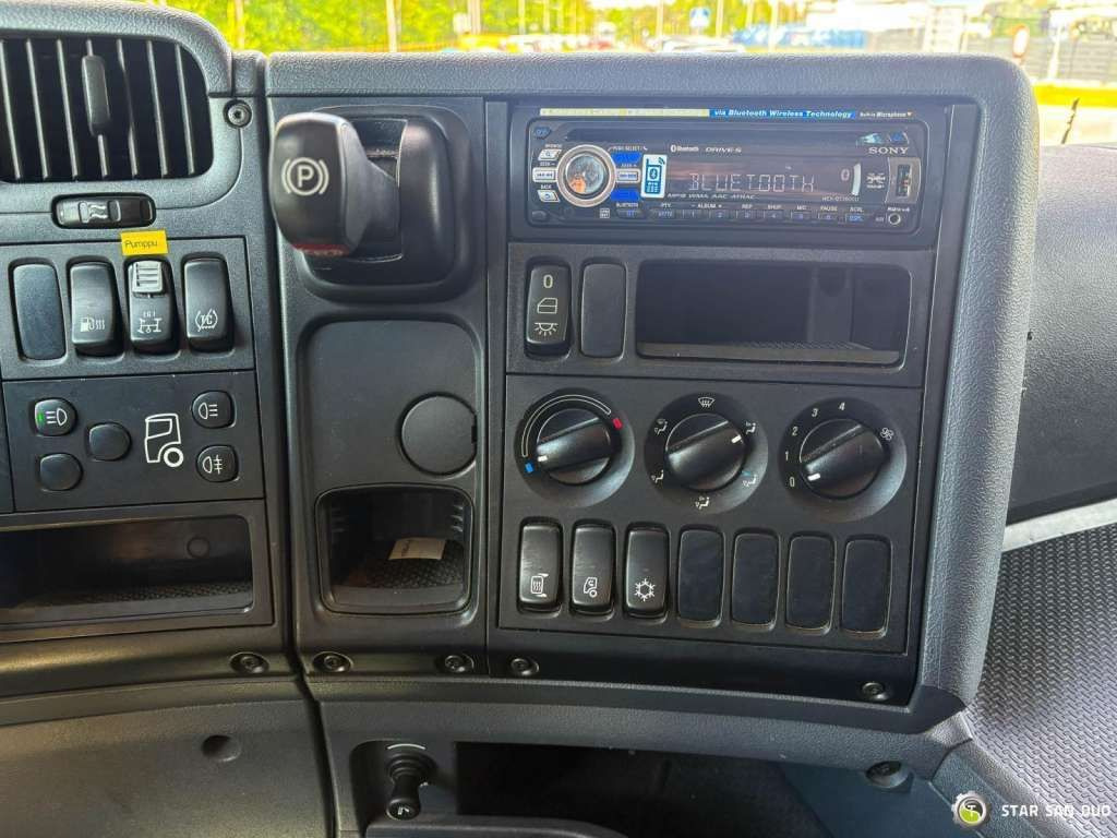 Lastebil Scania D 320 FIRE BRIGADE Tank 12,000 Litres: bilde 7 Lastebil Scania D 320 FIRE BRIGADE Tank 12,000 Litres: bilde 7