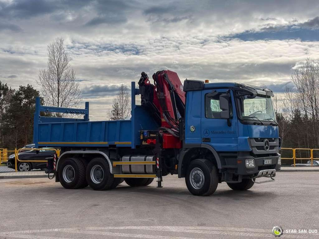 Mercedes-Benz ACTROS 3341 6x6 HMF 4220 K4 CRANE KIPPER - Kranbil: bilde 4 Mercedes-Benz ACTROS 3341 6x6 HMF 4220 K4 CRANE KIPPER - Kranbil: bilde 4