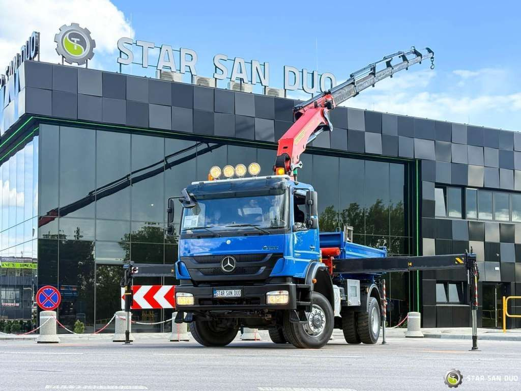 Mercedes-Benz AXOR 1833 4x4 Palfinger PK 22002 EH Crane Winch - Tippbil: bilde 1 Mercedes-Benz AXOR 1833 4x4 Palfinger PK 22002 EH Crane Winch - Tippbil: bilde 1