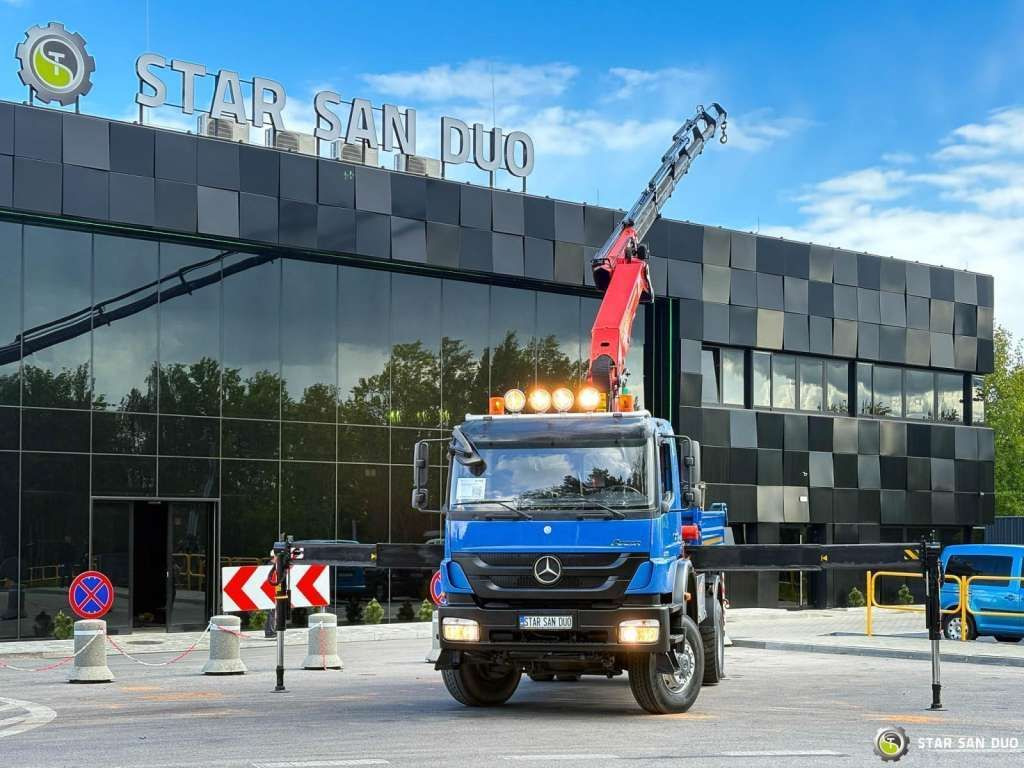 Mercedes-Benz AXOR 1833 4x4 Palfinger PK 22002 EH Crane Winch - Tippbil: bilde 3 Mercedes-Benz AXOR 1833 4x4 Palfinger PK 22002 EH Crane Winch - Tippbil: bilde 3