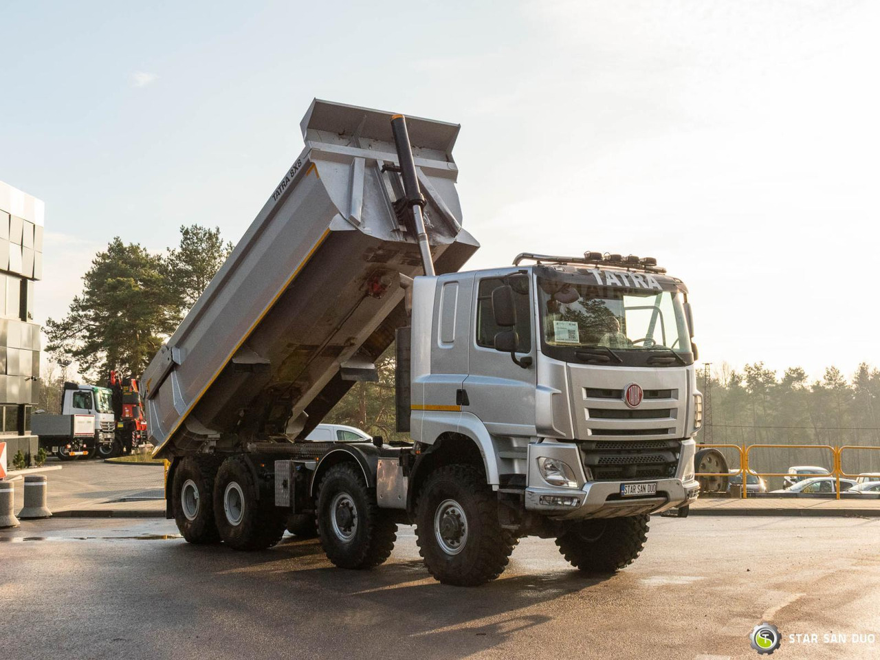 - Tippbil: bilde 2 - Tippbil: bilde 2