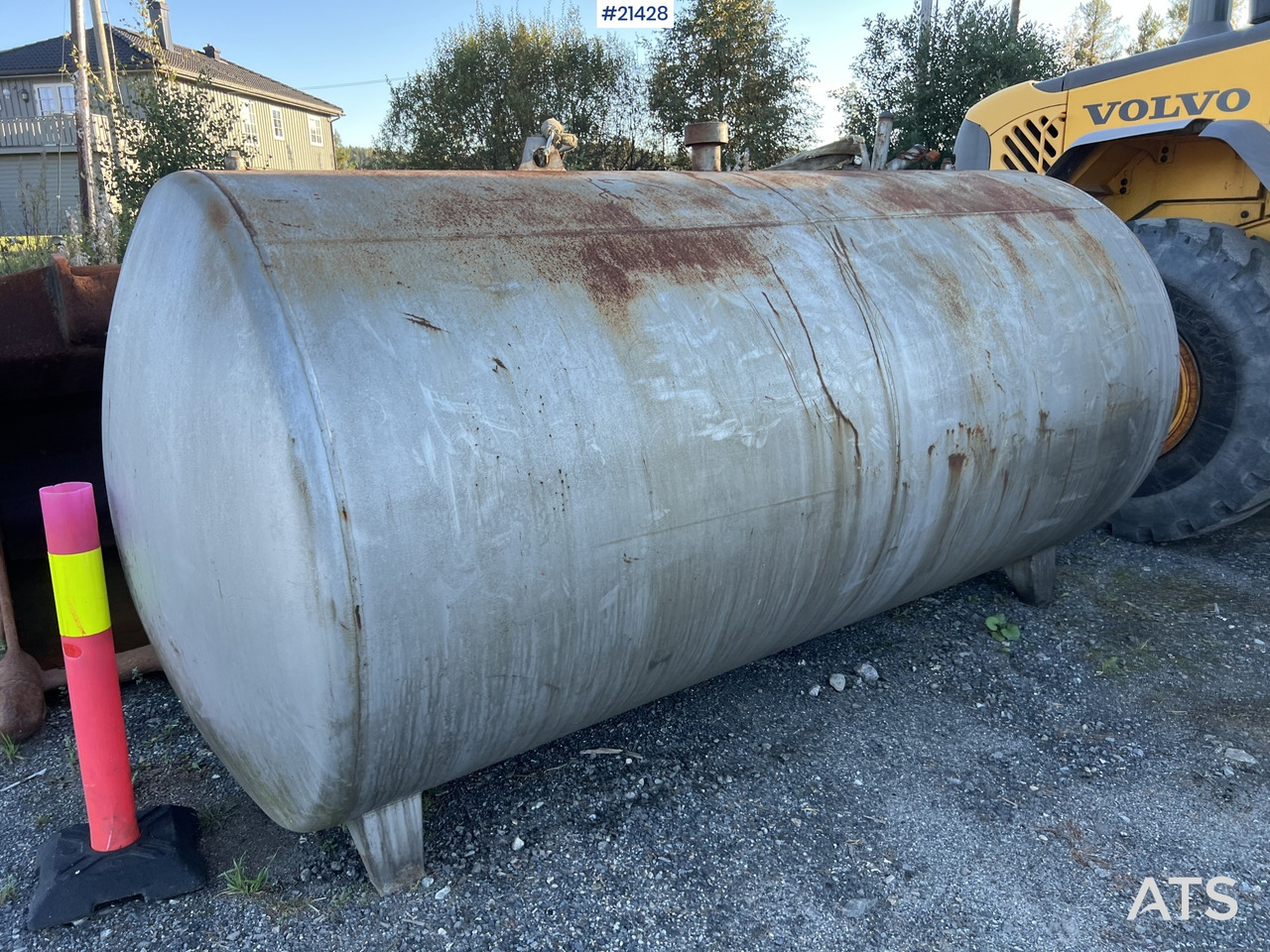 6000 liter diesel tank m/ pumpe og teller - Lagringstank: bilde 3 6000 liter diesel tank m/ pumpe og teller - Lagringstank: bilde 3