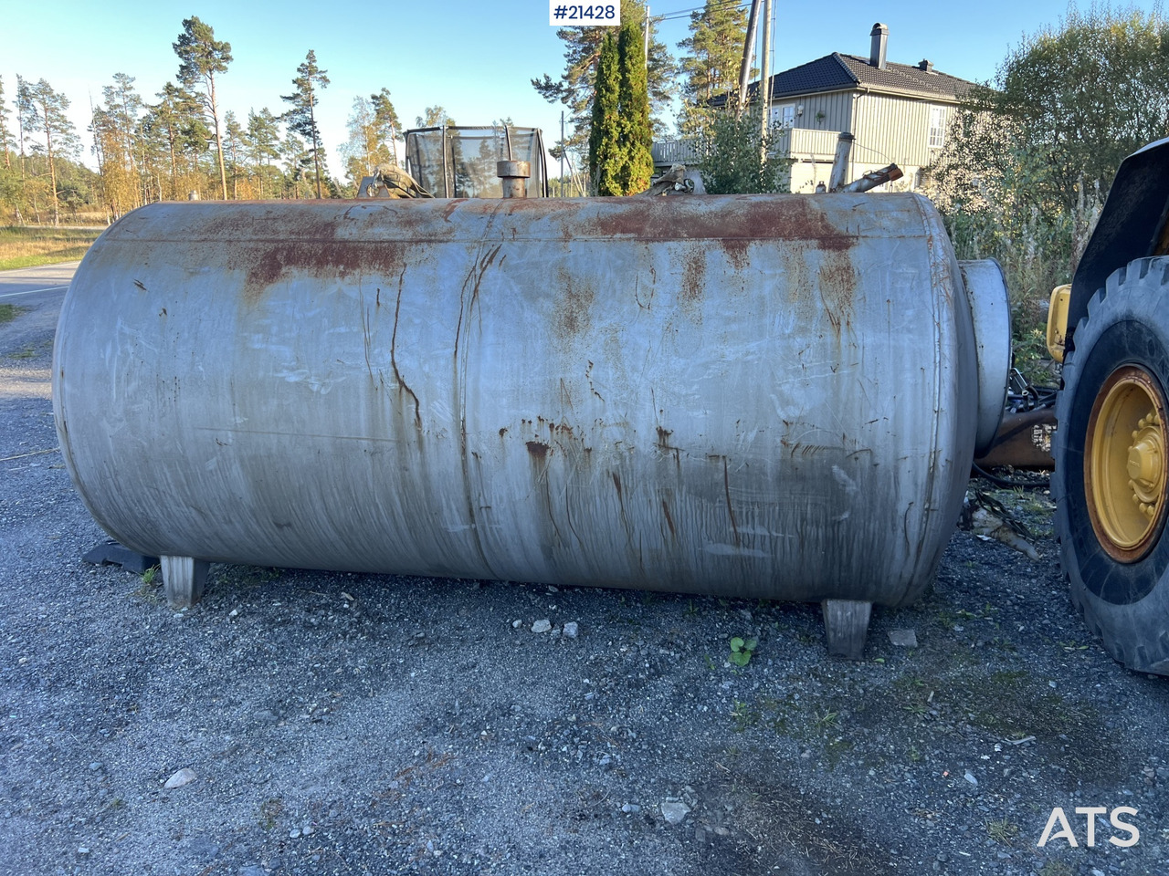6000 liter diesel tank m/ pumpe og teller - Lagringstank: bilde 1 6000 liter diesel tank m/ pumpe og teller - Lagringstank: bilde 1