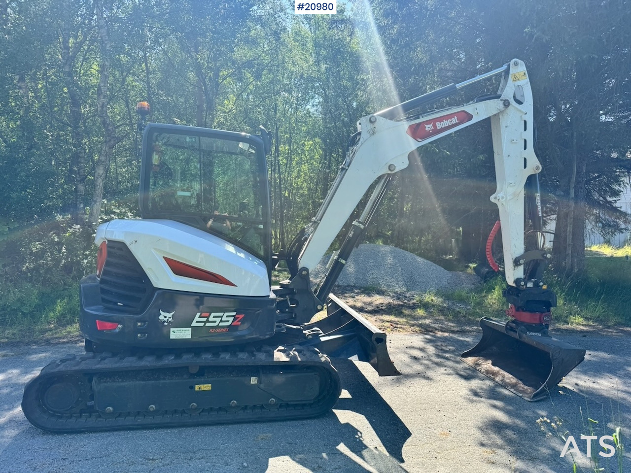 Bobcat E55Z Minigraver m/ Rototilt og 2 skuffer. 230 timer! - Minigraver: bilde 1 Bobcat E55Z Minigraver m/ Rototilt og 2 skuffer. 230 timer! - Minigraver: bilde 1