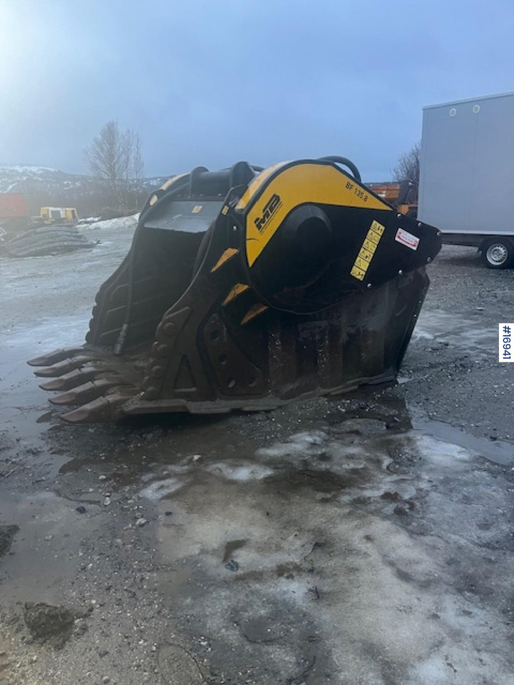 MB knuseskuffe m/ G90 feste - Bygg og anlegg: bilde 1 MB knuseskuffe m/ G90 feste - Bygg og anlegg: bilde 1