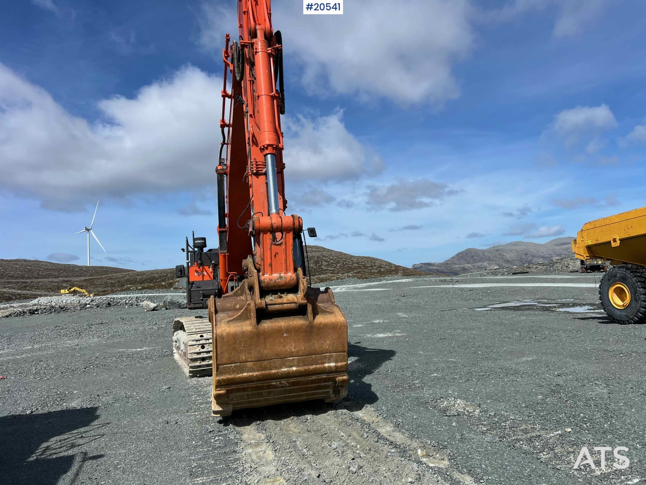 Hitachi zx530LCH-6 gravemaskin m/ graveskuffe. SE VIDEO - Gravemaskin: bilde 5 Hitachi zx530LCH-6 gravemaskin m/ graveskuffe. SE VIDEO - Gravemaskin: bilde 5