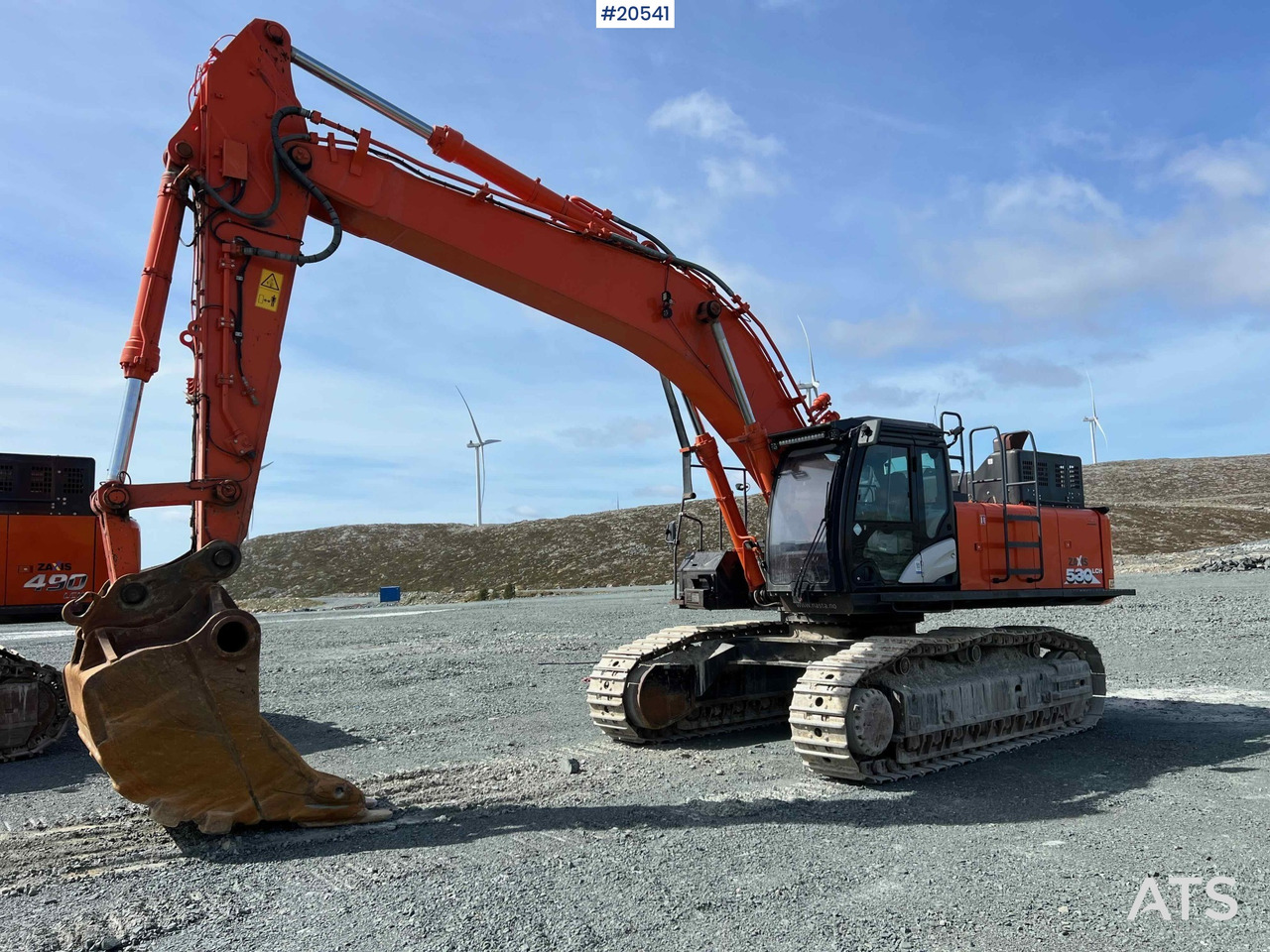 Hitachi zx530LCH-6 gravemaskin m/ graveskuffe. SE VIDEO - Gravemaskin: bilde 1 Hitachi zx530LCH-6 gravemaskin m/ graveskuffe. SE VIDEO - Gravemaskin: bilde 1
