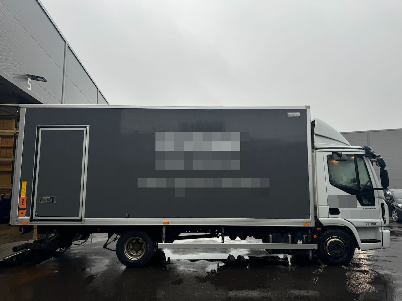 Iveco 75E-210 4x2 skapbil m/ lift SE VIDEO - Skapbil: bilde 2 Iveco 75E-210 4x2 skapbil m/ lift SE VIDEO - Skapbil: bilde 2