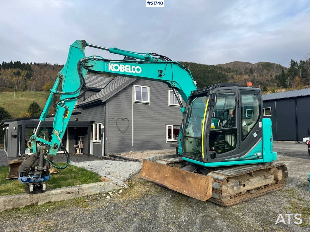 Kobelco 2018 Kobelco SK75SR-3E m/ Rototilt, 2 skuffer og Klype. 1850 timer! - Beltegraver: bilde 2 Kobelco 2018 Kobelco SK75SR-3E m/ Rototilt, 2 skuffer og Klype. 1850 timer! - Beltegraver: bilde 2