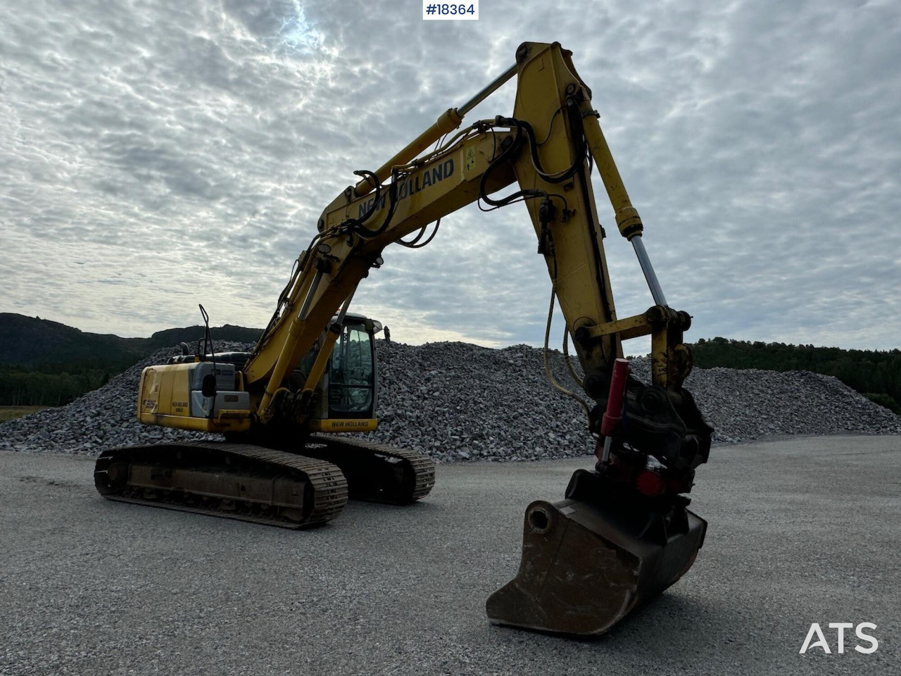 Kobelco E215B - Gravemaskin: bilde 2 Kobelco E215B - Gravemaskin: bilde 2