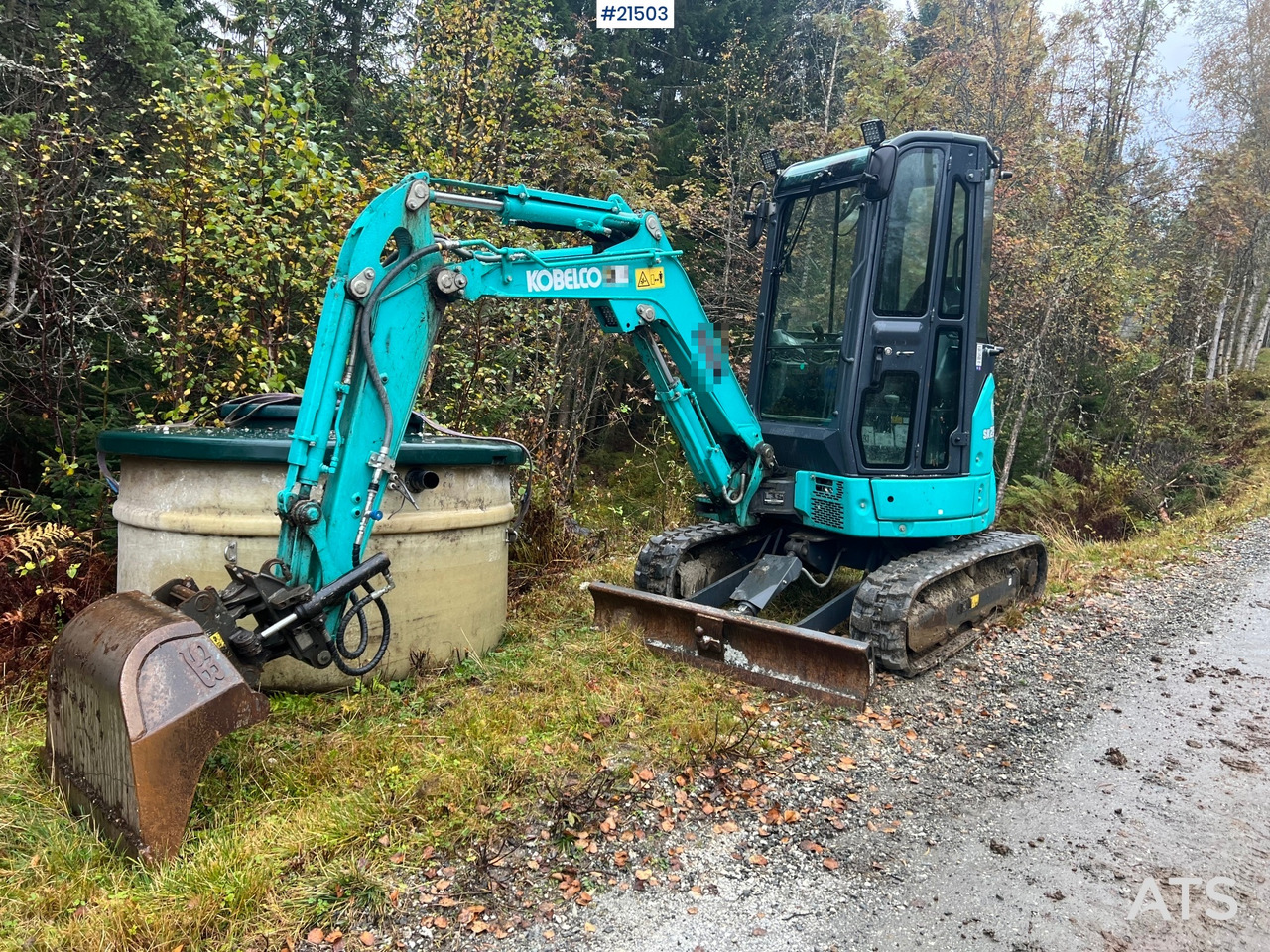 Kobelco Sk25SR-6E Gravemaskin m/ pusseskuffe,graveskuffe og tilt - Minigraver: bilde 1 Kobelco Sk25SR-6E Gravemaskin m/ pusseskuffe,graveskuffe og tilt - Minigraver: bilde 1
