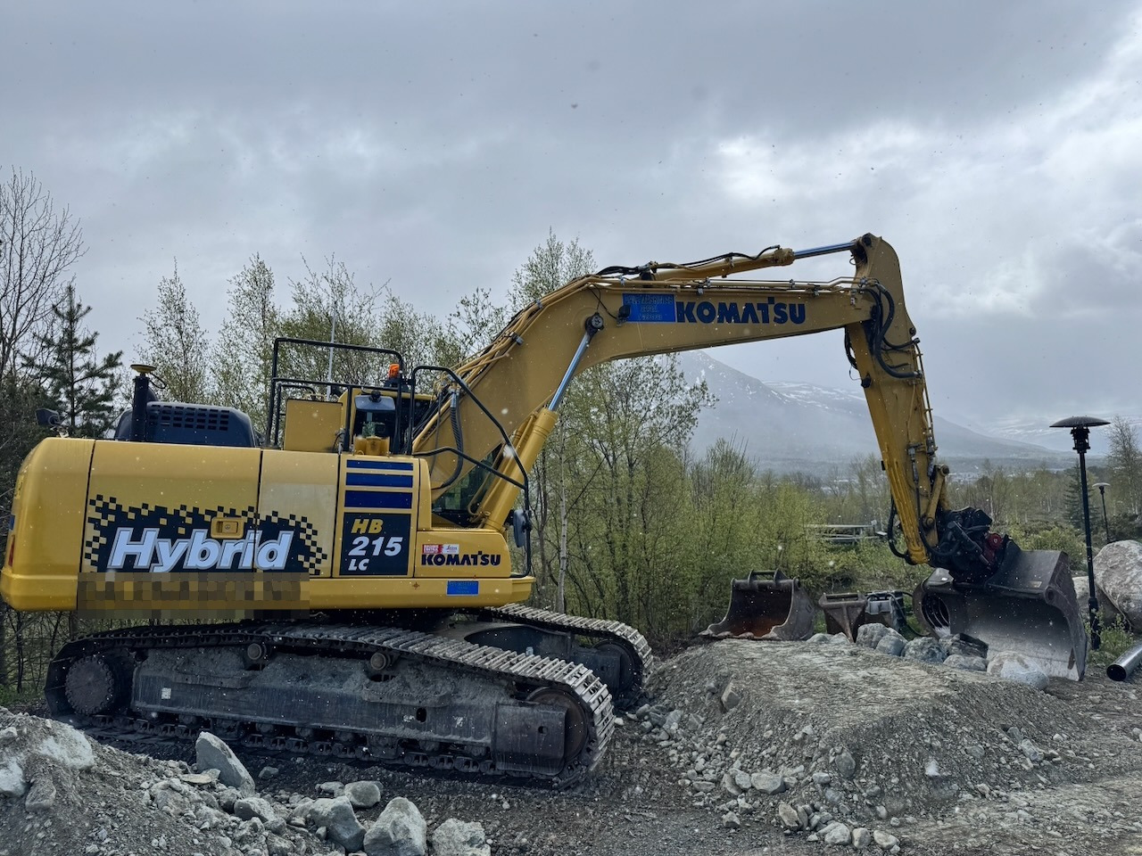 Komatsu HB215LC-2 - Gravemaskin: bilde 3 Komatsu HB215LC-2 - Gravemaskin: bilde 3