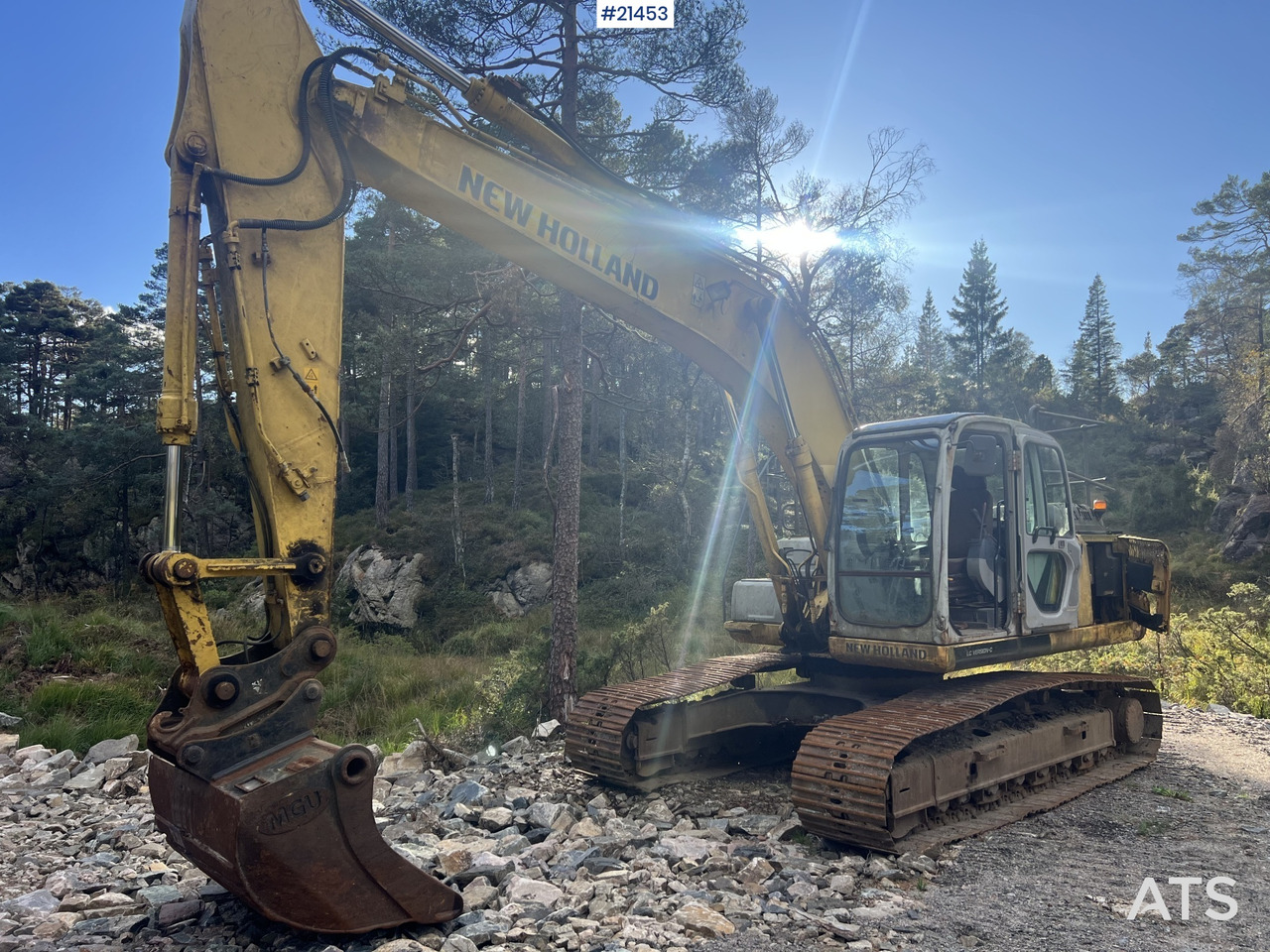 New Holland E215 Gravemaskin - Beltegraver: bilde 2 New Holland E215 Gravemaskin - Beltegraver: bilde 2