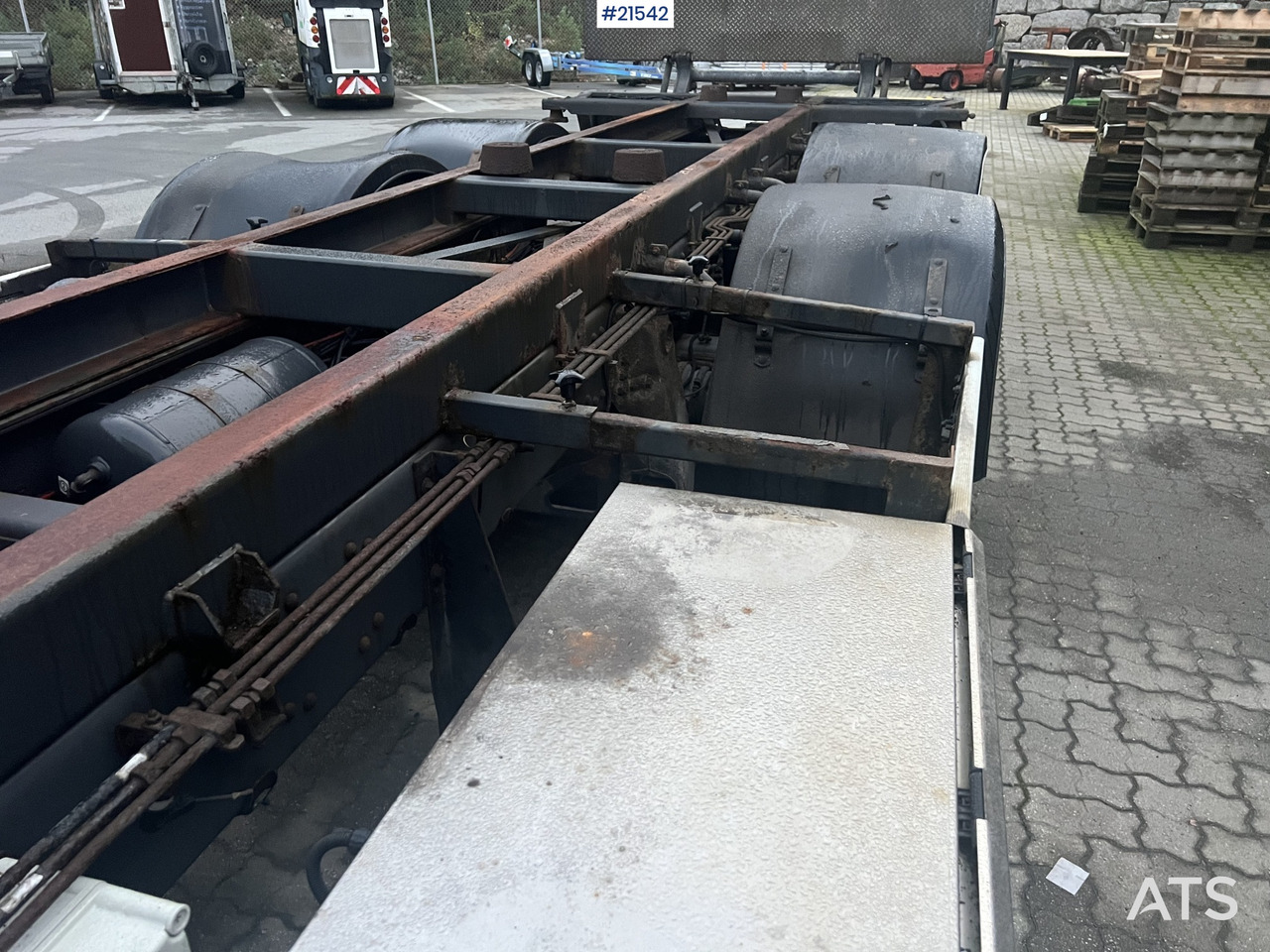 Chassis lastebil Scania P420 6x2 chassi m/ lift Rep.Objekt: bilde 43 Chassis lastebil Scania P420 6x2 chassi m/ lift Rep.Objekt: bilde 43