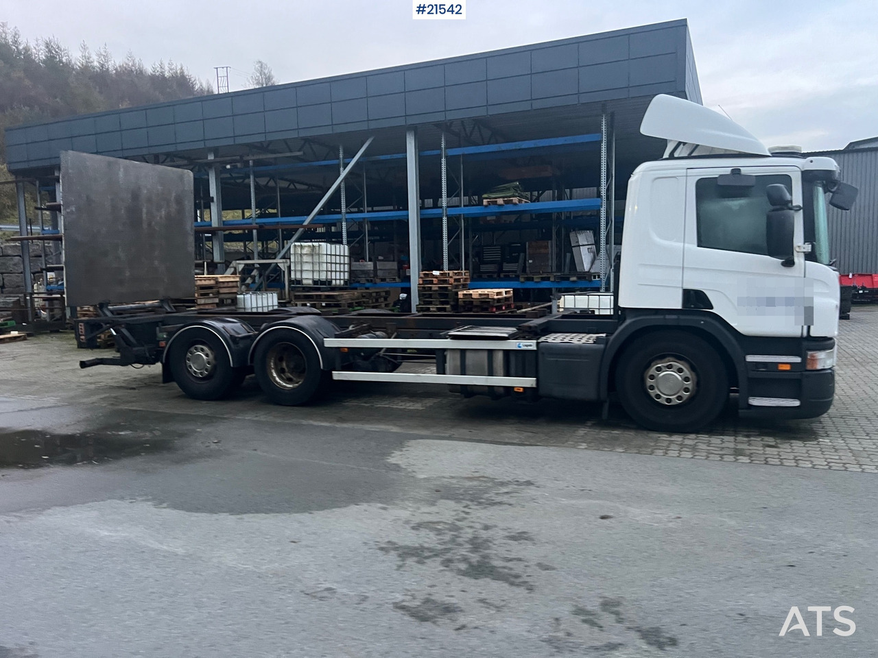 Chassis lastebil Scania P420 6x2 chassi m/ lift Rep.Objekt: bilde 11 Chassis lastebil Scania P420 6x2 chassi m/ lift Rep.Objekt: bilde 11