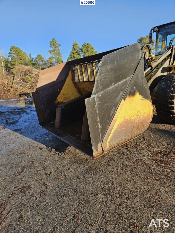 Skuffe Høytipp skuffe til Hjullaster. 5,8m3. - Lasterskuffe for Bygg og anlegg: bilde 1 Skuffe Høytipp skuffe til Hjullaster. 5,8m3. - Lasterskuffe for Bygg og anlegg: bilde 1