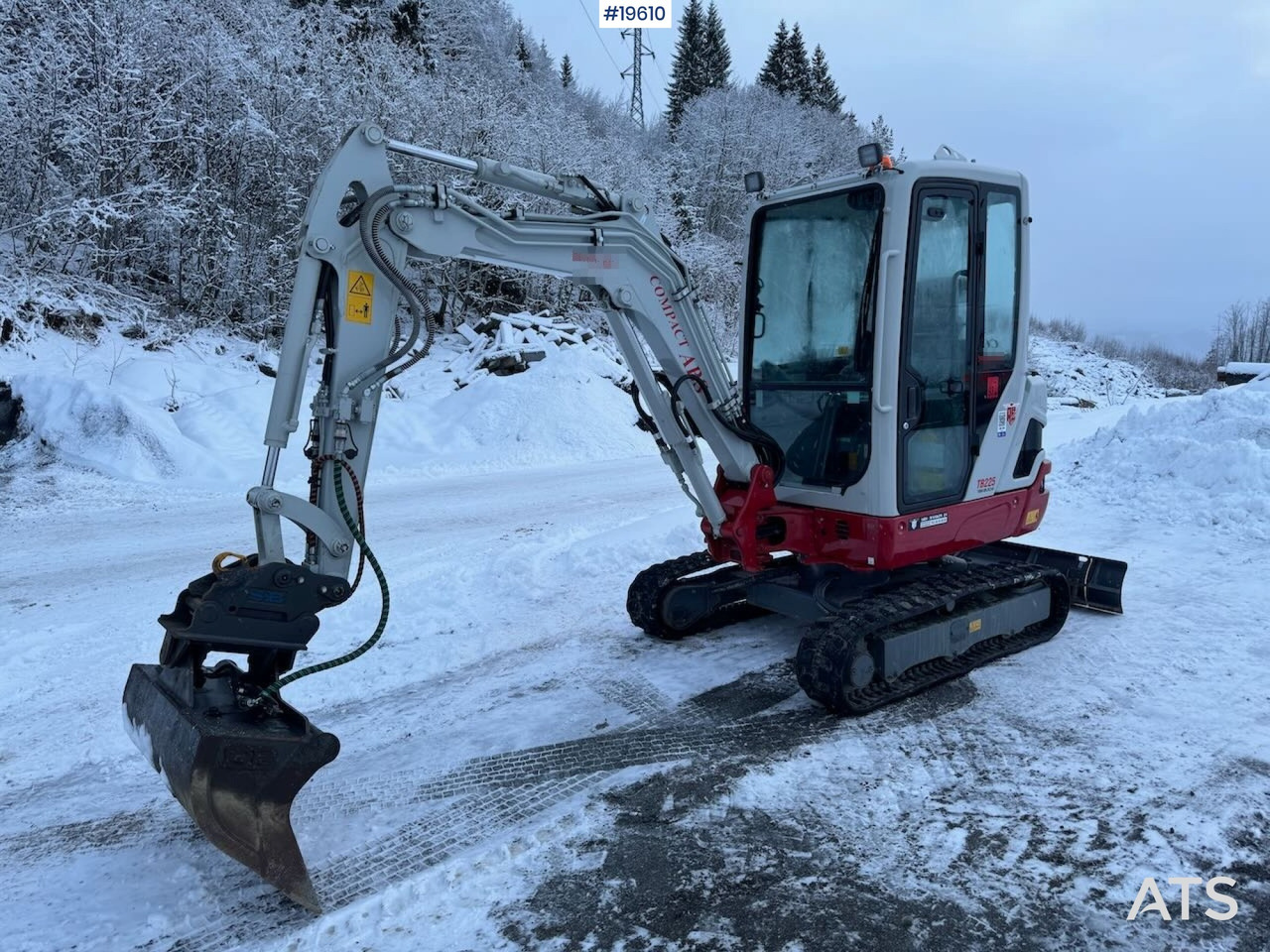 Takeuchi TB225 - Gravemaskin: bilde 1 Takeuchi TB225 - Gravemaskin: bilde 1