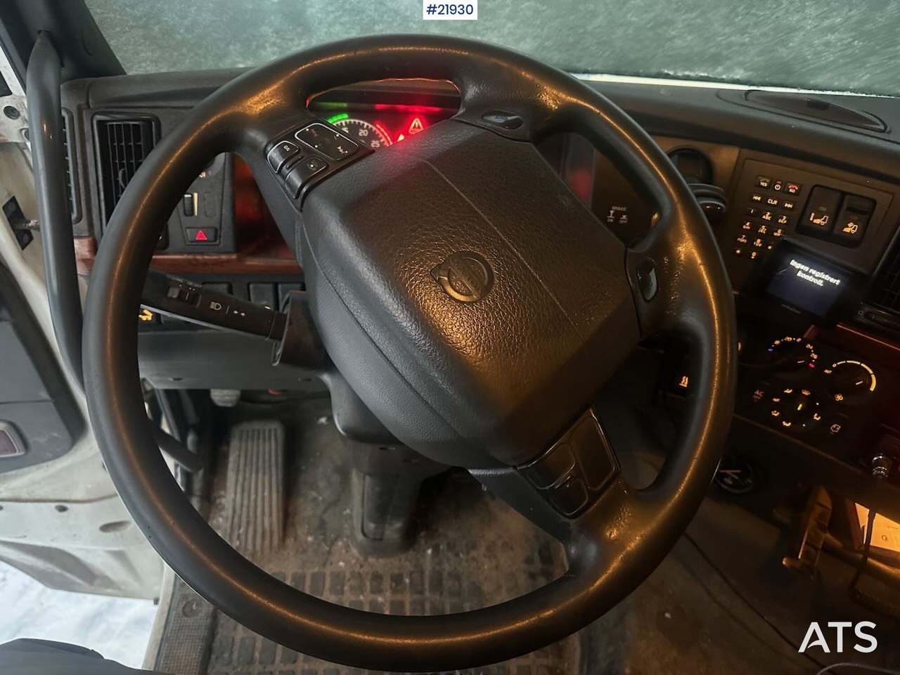 Krokbil Volvo FH12 brøyterigget krokbil m/ danskerumpe og flak. SE VIDEO: bilde 31 Krokbil Volvo FH12 brøyterigget krokbil m/ danskerumpe og flak. SE VIDEO: bilde 31