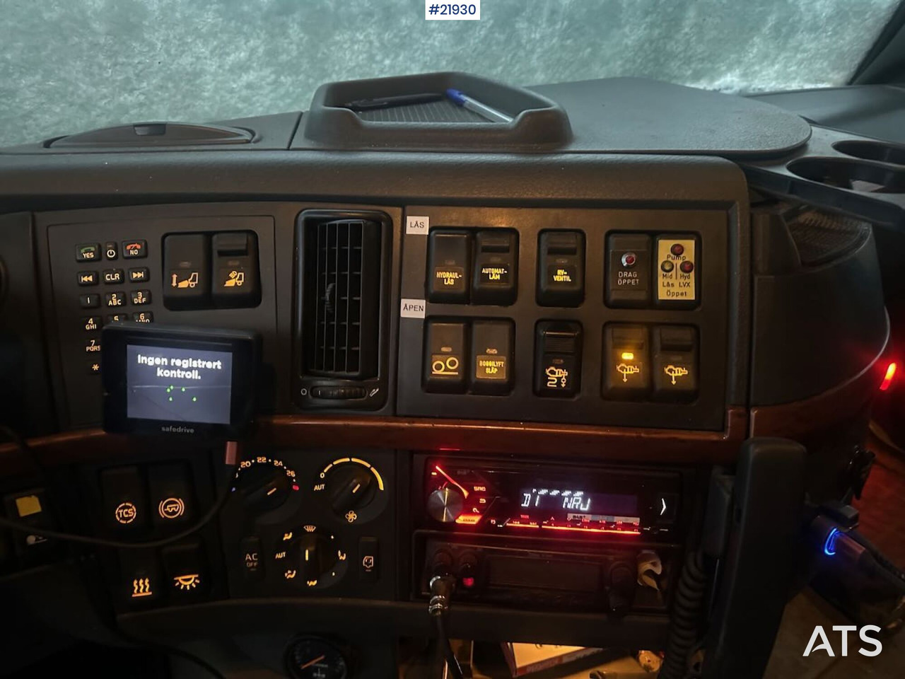 Krokbil Volvo FH12 brøyterigget krokbil m/ danskerumpe og flak. SE VIDEO: bilde 35 Krokbil Volvo FH12 brøyterigget krokbil m/ danskerumpe og flak. SE VIDEO: bilde 35