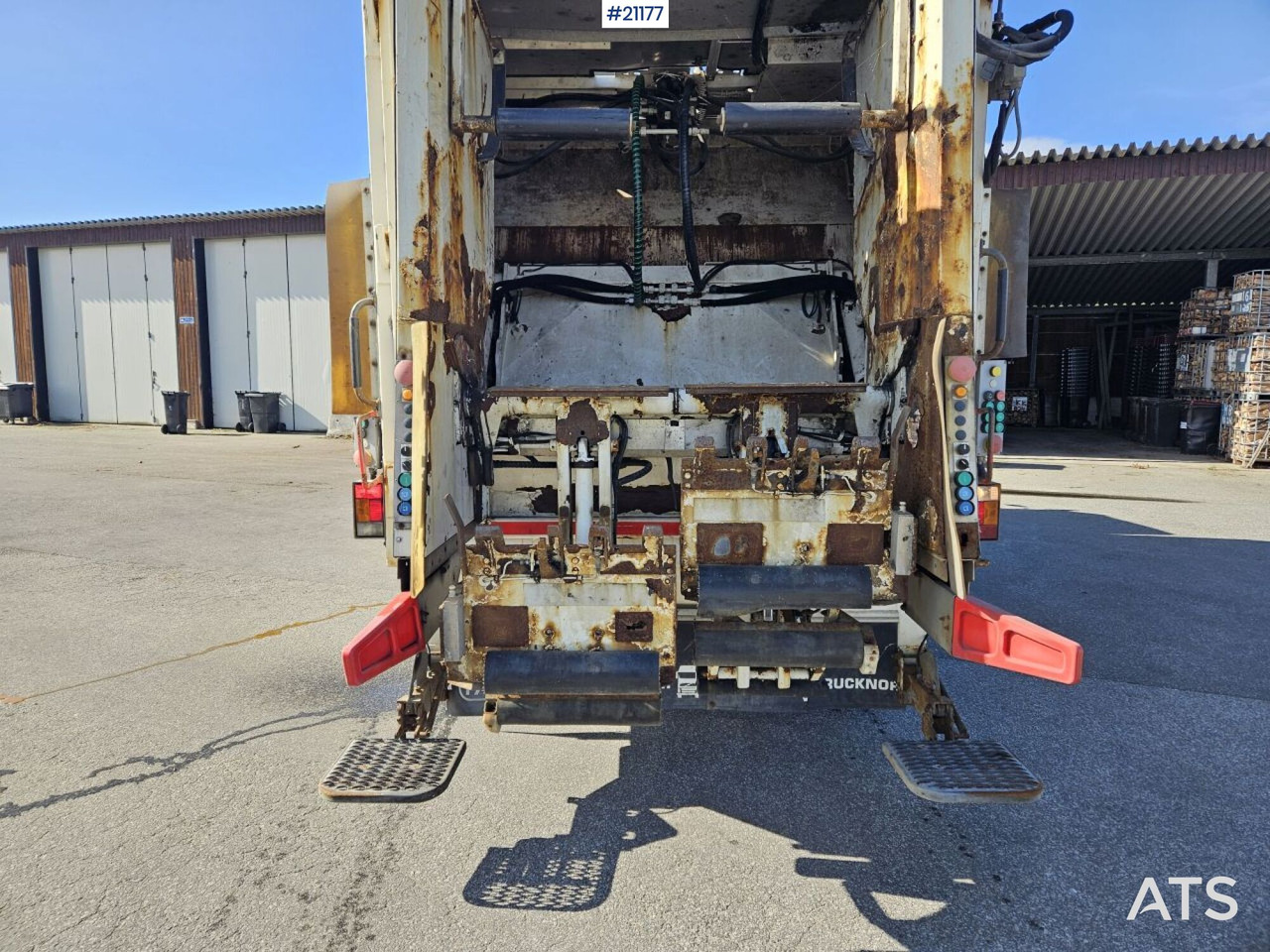 Volvo FM370 6x2 1-kammer komprimatorbil med Zoeller påbygg - Søppelbil: bilde 4 Volvo FM370 6x2 1-kammer komprimatorbil med Zoeller påbygg - Søppelbil: bilde 4