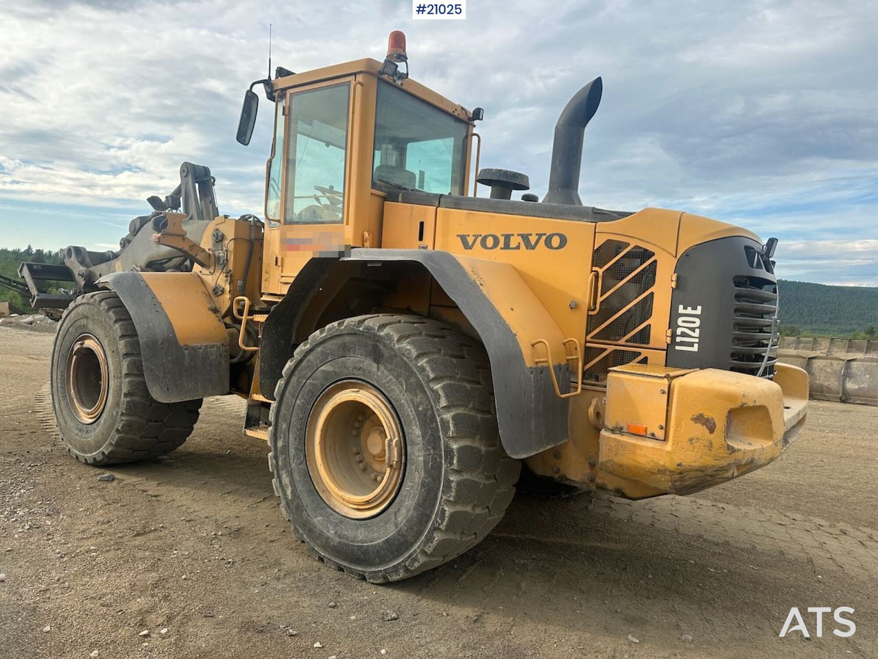 Volvo L120E hjullaster m/ vekt, skuffe og overhalt motor - Hjullaster: bilde 5 Volvo L120E hjullaster m/ vekt, skuffe og overhalt motor - Hjullaster: bilde 5