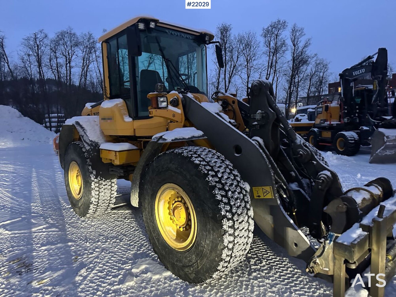 Volvo L70F hjullaster m/ vinter- og sommerdekk og planeringskuffe. En eier! Se video - Hjullaster: bilde 1 Volvo L70F hjullaster m/ vinter- og sommerdekk og planeringskuffe. En eier! Se video - Hjullaster: bilde 1