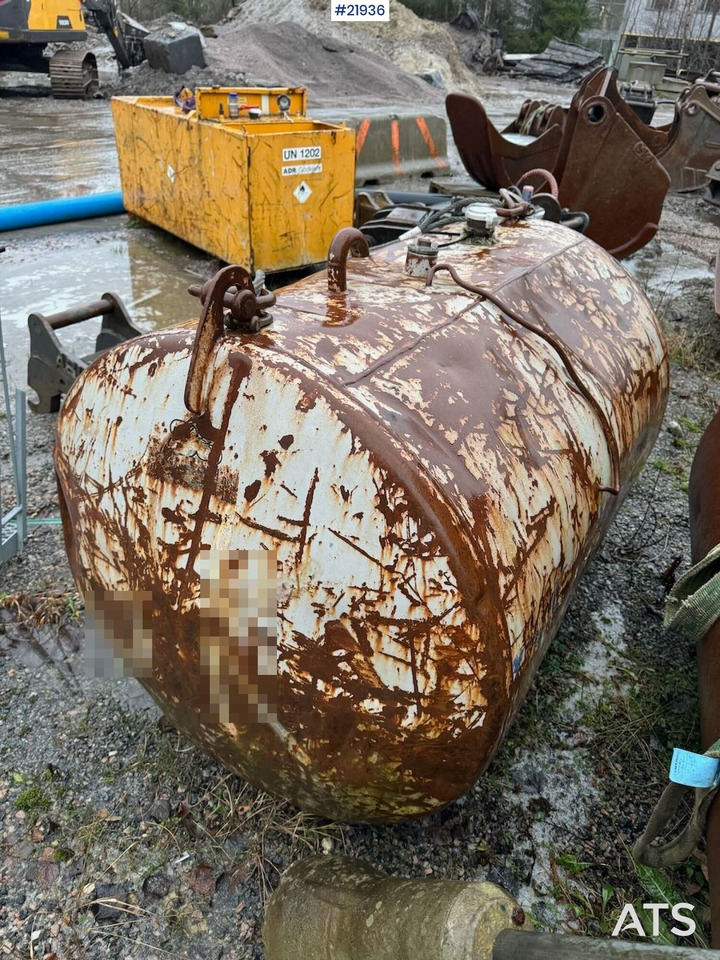 Dieseltanker på 1000l - Lagringstank: bilde 3 Dieseltanker på 1000l - Lagringstank: bilde 3