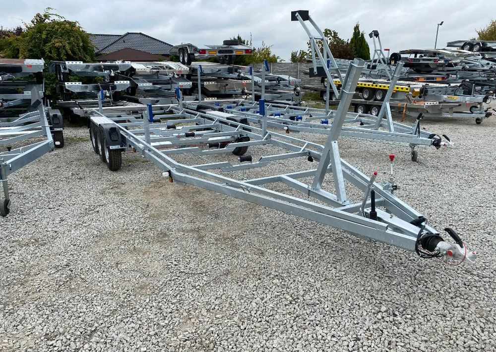 Boro Przyczepa pod ŁÓDŹ! 8,20M! - Båthenger: bilde 1 Boro Przyczepa pod ŁÓDŹ! 8,20M! - Båthenger: bilde 1