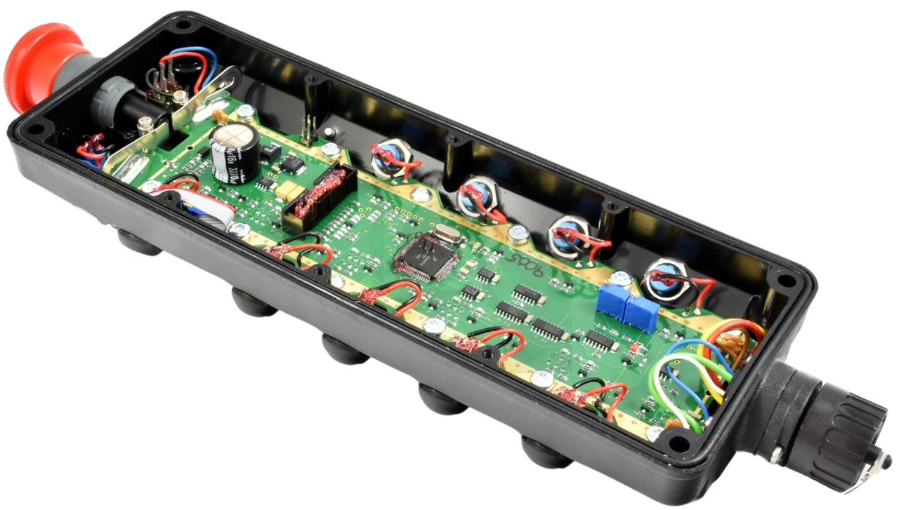 Radio controller top section 9857354 - Elektrisk system for Lastebilkran: bilde 3 Radio controller top section 9857354 - Elektrisk system for Lastebilkran: bilde 3