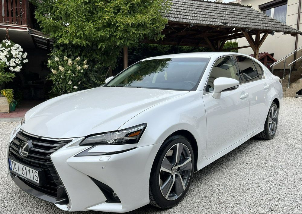 Lexus GS 200t / 300 Elegance - Sedan: bilde 1 Lexus GS 200t / 300 Elegance - Sedan: bilde 1