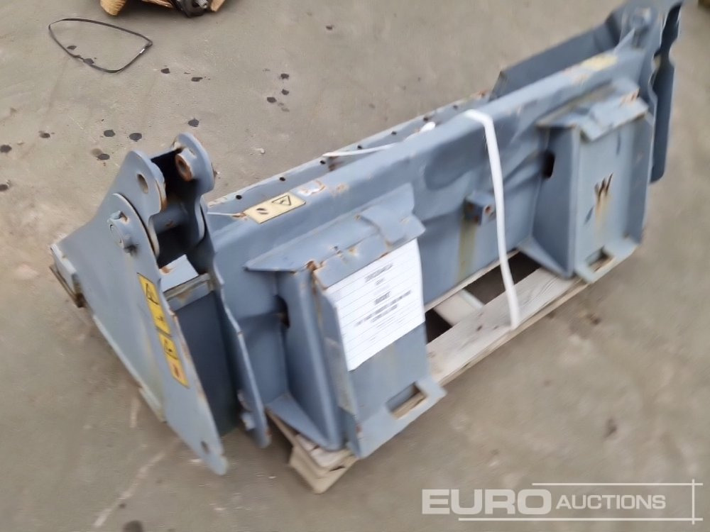 54" 4in1 Front Loading Bucket to suit Gehl 1650R/1650RT/1900 - Skuffe: bilde 2 54" 4in1 Front Loading Bucket to suit Gehl 1650R/1650RT/1900 - Skuffe: bilde 2